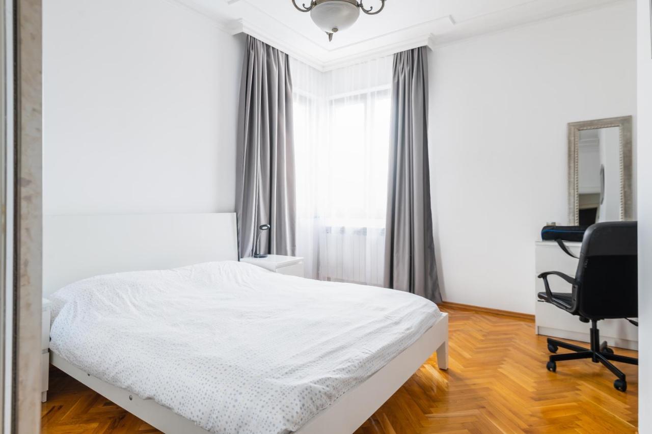 Vitosha Str 2Bd White & Blue Apt By Flat Mаnager София Экстерьер фото